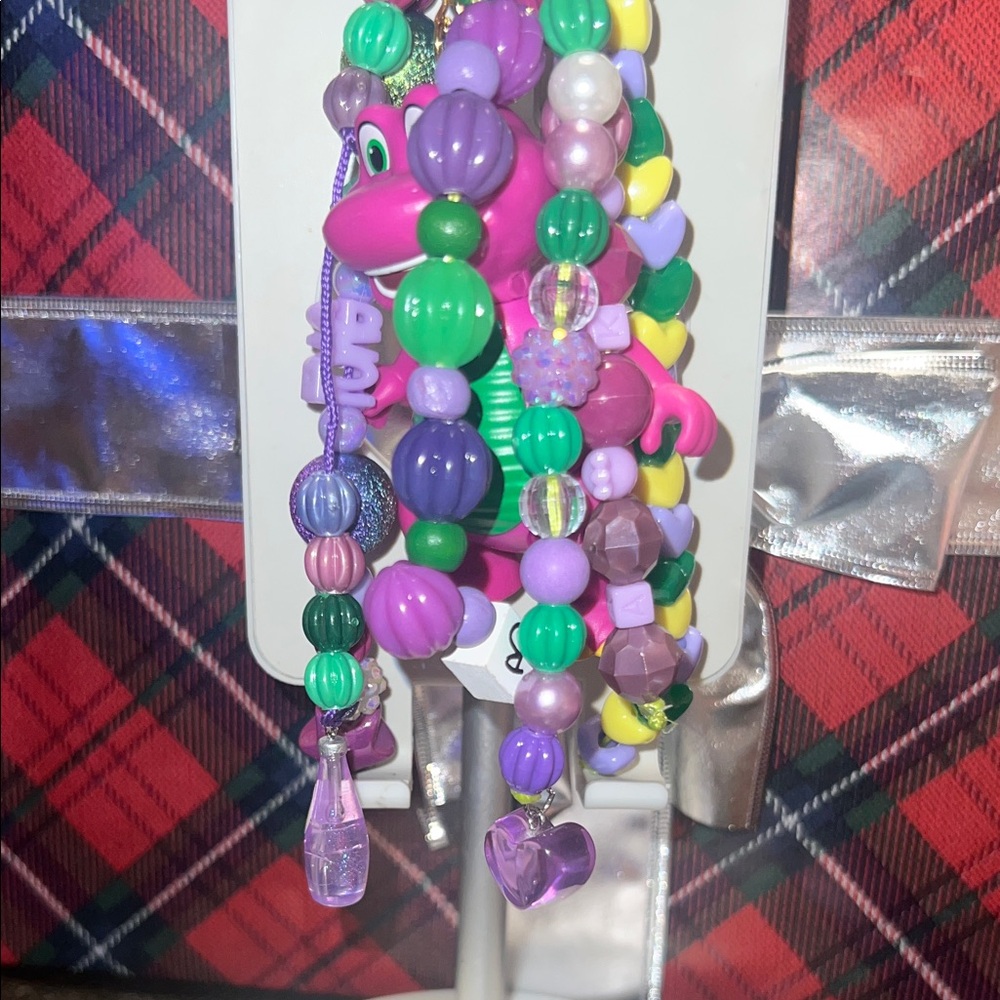 Barney Keycharm - Picture 2 of 3